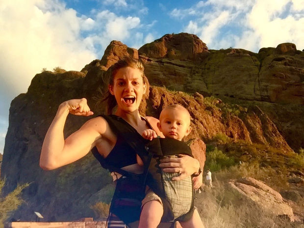Mlada mamica Kristy Ardo je postala prava spletna senzacija, saj na Instagramu vsak dan dokazuje, da se tudi s 14-mesečnim …