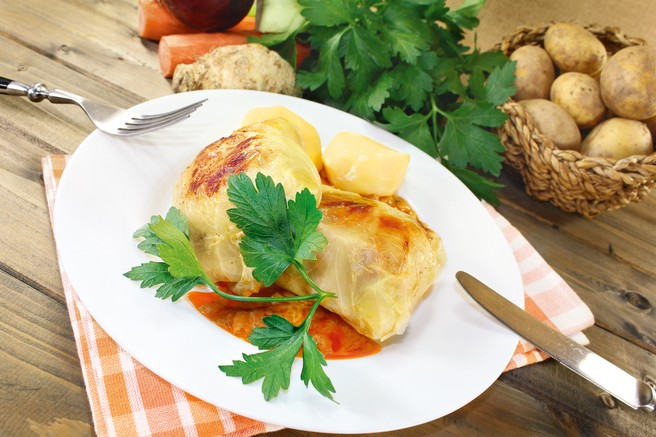 RECEPT: Zeljni in ohrovtovi zvitki iz kuhinj naših babic