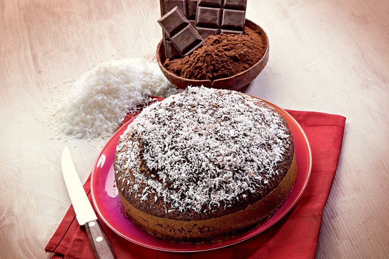 RECEPT: Preprosta čokoladna veganska torta (foto: Lisa Čarovnija okusa)