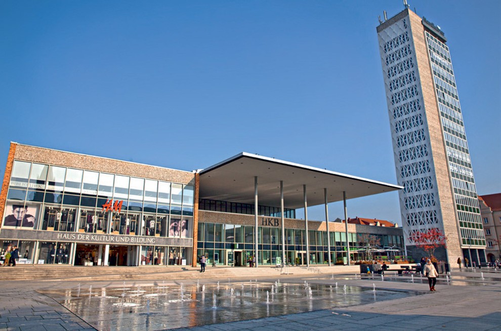 Neubrandenburg: Od leta 1965 je hiša za kulturo in izobraževanje središče Neubrandenburga. Stoji v samem središču mesta in je pomemben …