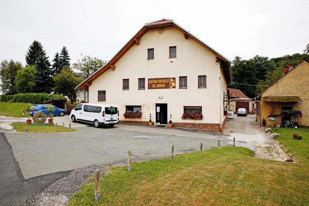 Pri družini Kocbek smo se posladkali z dobrotami iz najbolj kakovostnega bučnega olja in domov prinesli tudi nekaj mamljivih receptov.