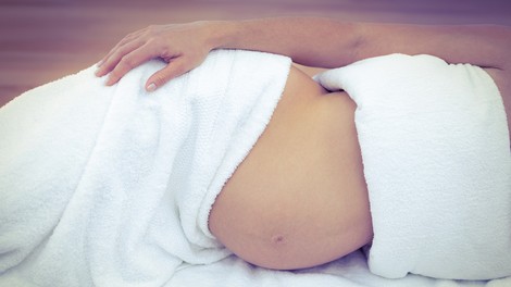 Kako odvečni kilogrami škodijo dojenčku?