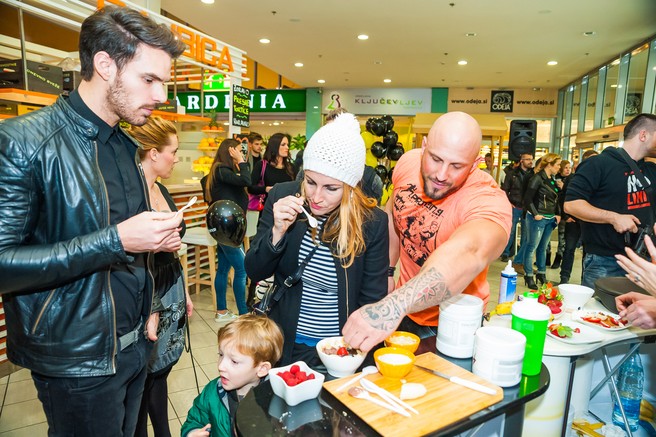 Zvezdniki pripravili proteinske palačinke in puding