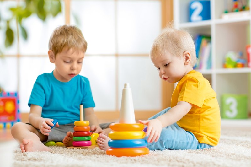 Ne pozabite: otroci se morajo igrati! (foto: Shutterstock.com)
