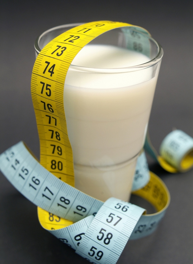 2. Živila z nizko vsebnostjo maščob in živila brez maščob Ko živilska podjetja iz živil odstranijo maščobe, jim vzamejo tudi …