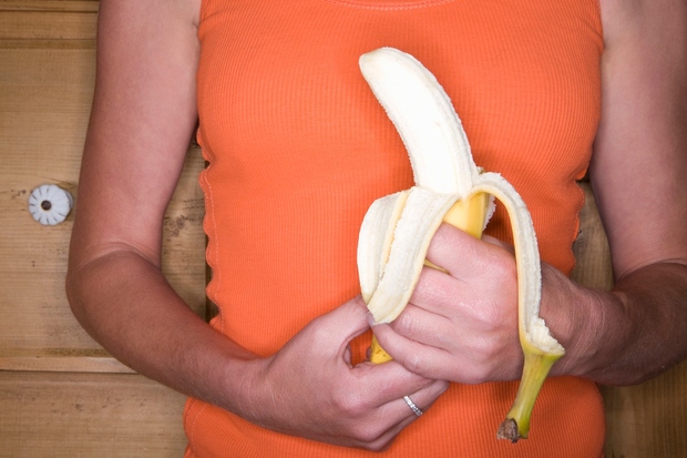 Banane Ogljikovi hidrati za moč Banana je zagotovo hitra rešitev, da si človek povrne izgubljene moči, in to z dobrimi …