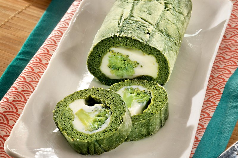 RECEPT: Špinačna rulada s sirom in brokolijem (foto: Profimedia)