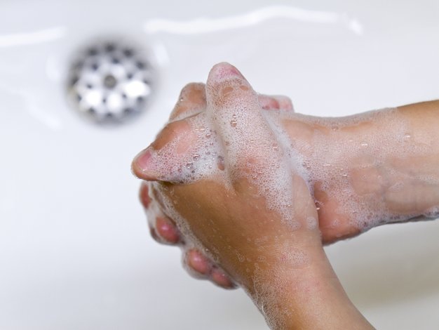 Z dobro higieno rok lahko preprečimo marsikatero bolezen - Foto: Profimedia