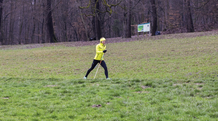 Vadba nordijske hoje, ki poskrbi za boljšo vzdržljivost in oblikovanje telesa (foto: Danijel Čančarević)