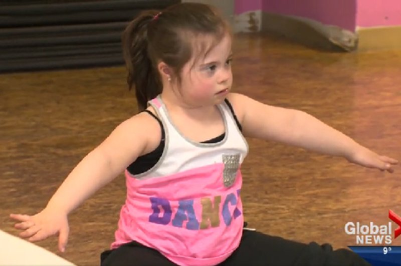 Poglejte si, kako deklica z Downovim sindromom pleše hip hop (foto: Facebook | Edmonton Canadian Down Syndrome Society PrtScr)