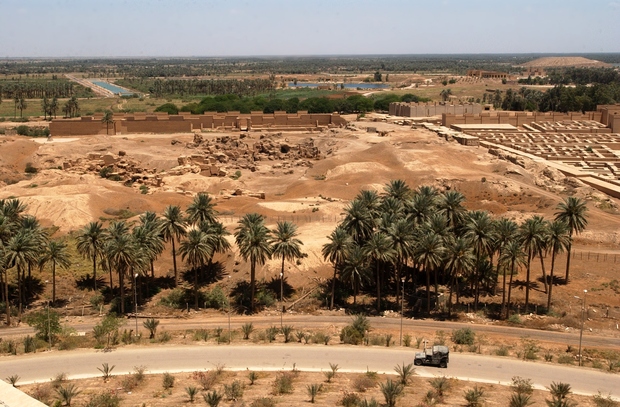 Babilon, Irak, 600 pr. n. št. – 200 tisoč prebivalcev Antično mesto v Mezopotamiji ob reki Evfrat je postalo pomembno …