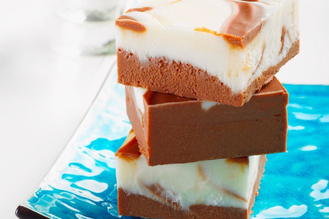 Vegansko: Čokoladne kocke s slanim karamelnim prelivom