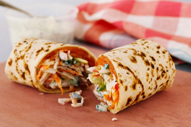 RECEPT: Lososovi zvitki - prigrizek, ki se naredi zelo hitro
