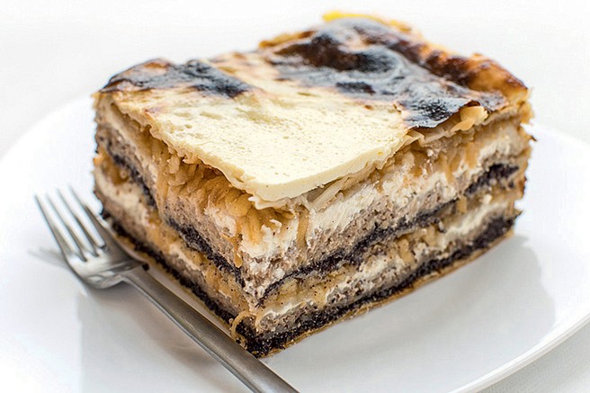 RECEPT: Pogumno pripravite kraljico Prekmurja - gibanico