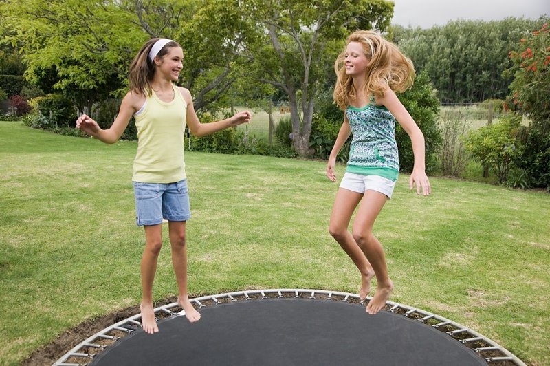 Vadba na trampolinu ni primerna niti za ženske niti za deklice (foto: Profimedia)
