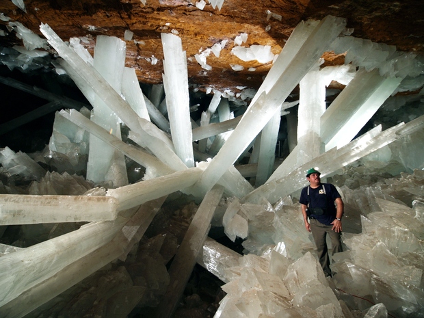 Rudnik Naica, Mehika Kristali v jamah sami po sebi niso nič neobičajnega. No, če pa so ti nekajkrat večji od …
