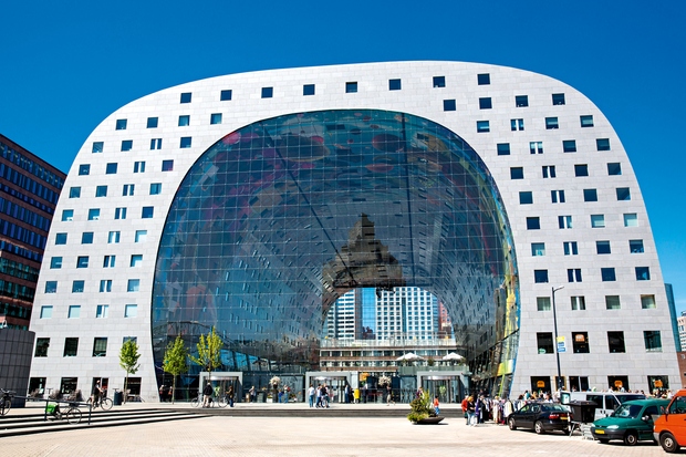 Markthal, Rotterdam (Nizozemska) Moderno tržnico v Rotterdamu, načrte zanjo je narisal Winy Maas (vrednost projekta 180 milijonov evrov), so odprli …