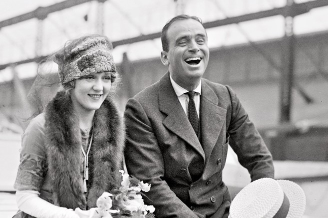 Ljubezenska zgodba: Mary Pickford in Douglas Fairbanks – kako je ljubezen znova podrla vse prepreke