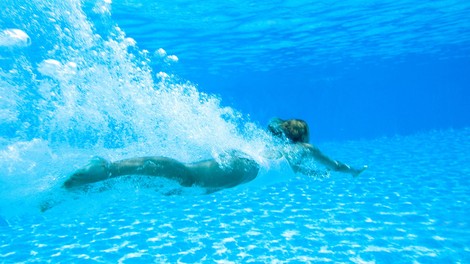 7 dobrih razlogov, zakaj bi morali začeti redno plavati