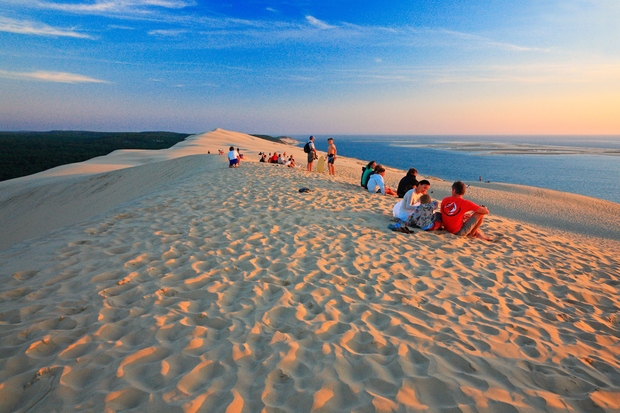 Dune du Pyla, Francija Pyla je največja in najvišja peščena sipina v Evropi, ki se vzpenja tudi do več kot …