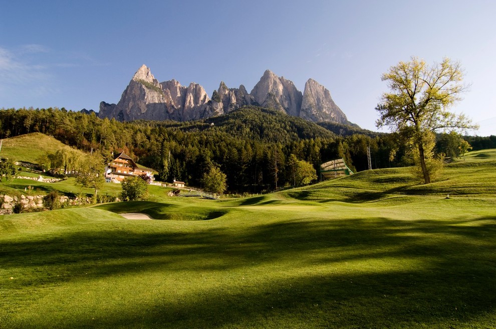 V ozadju Alpska tundra/Alpe di Siusi/Seiser Alm