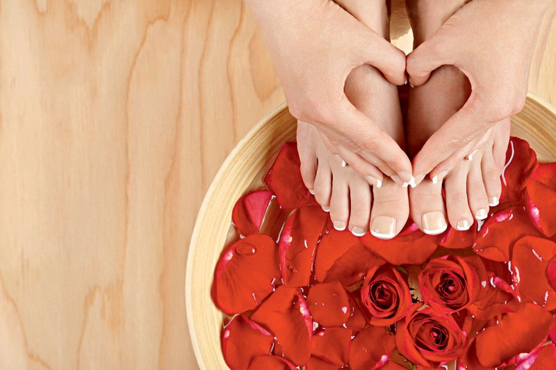 Rožna kopel za nežna stopala (foto: Shutterstock)