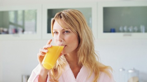 Instant praški z vitamini - zakaj niso primerni kot pijača za žejo?