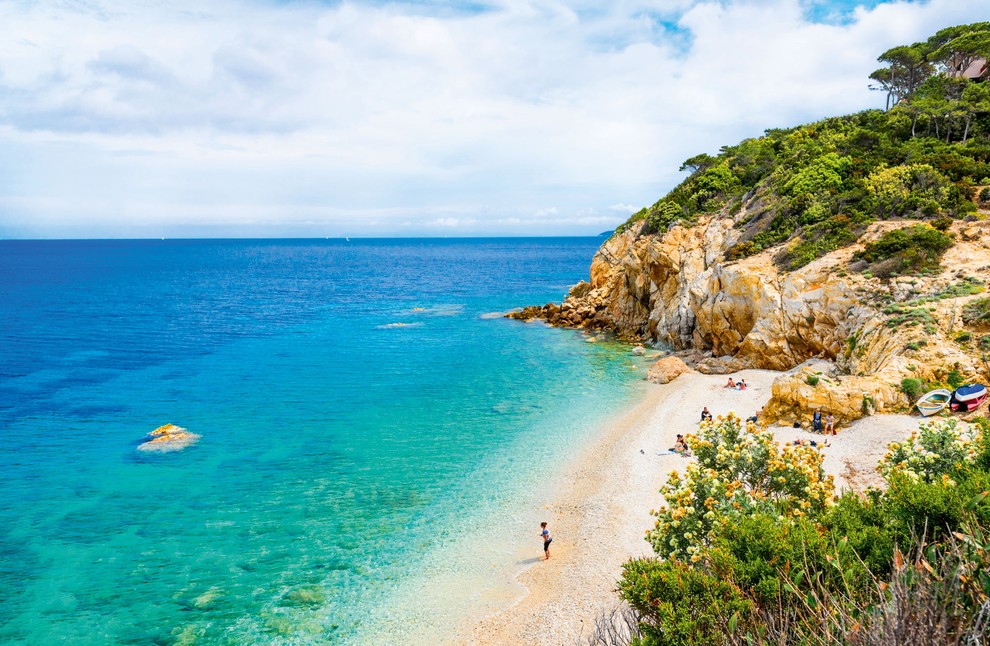 TOSKANSKE PLAŽE Poležavanje na plaži zagotovo ni prvi cilj večine obiskovalcev Toskane. A Toskana leži na obali tirenskega morja in …