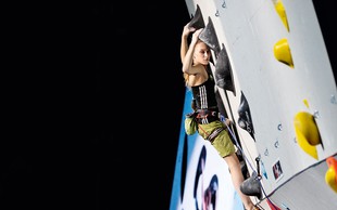 Janja Garnbret: Športna plezalka, ki je pri 17 letih zasenčila vso svetovno plezalno sceno