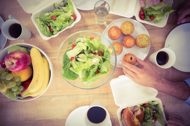 Nutricisti razkrivajo, kaj jesti za kosilo, da bi izgubili težo