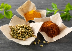 10 zelišč in začimb, ki lahko pomagajo pri hujšanju