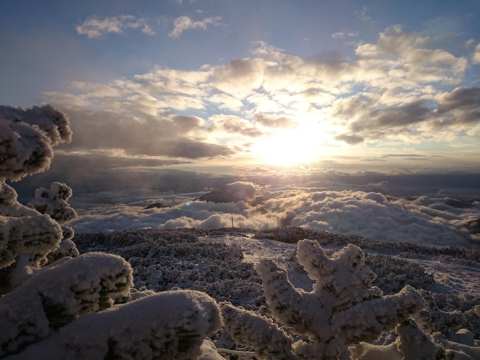 FOTO: Zimska pravljica na Peci