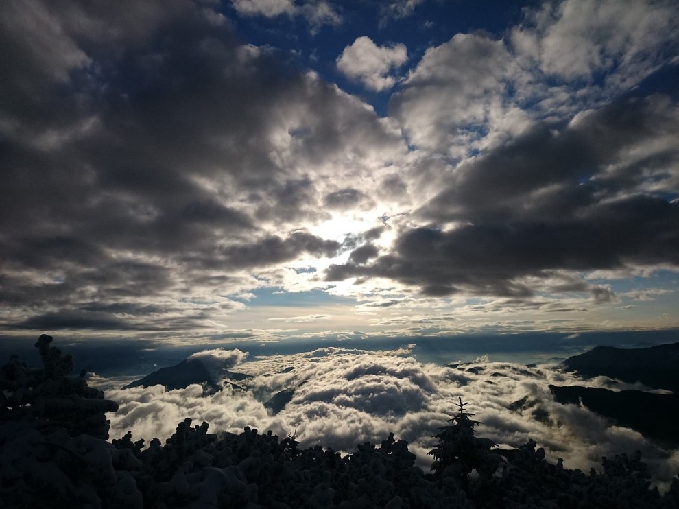 FOTO: Zimska pravljica na Peci