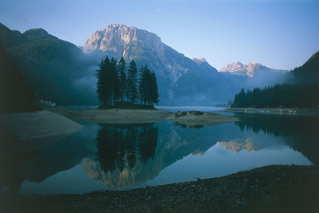 Slovenske pripovedke: Kako je nastalo Rabeljsko jezero?
