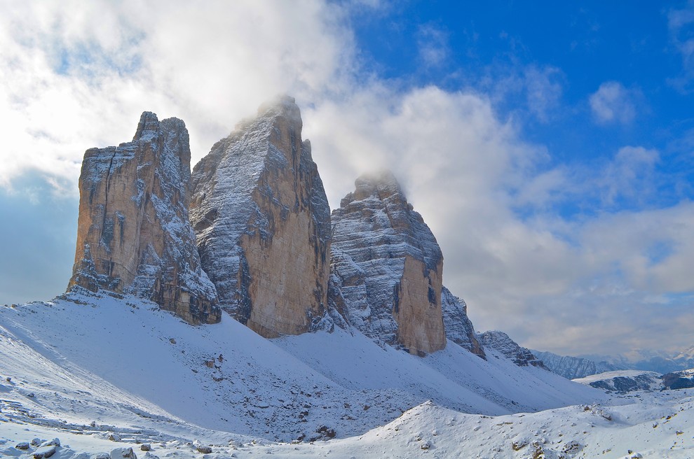 Veličastne Tre Cime di Lavaredo so že pobeljene, v jesenskem času pa nedvomno niso tako množično obiskane kot poleti.