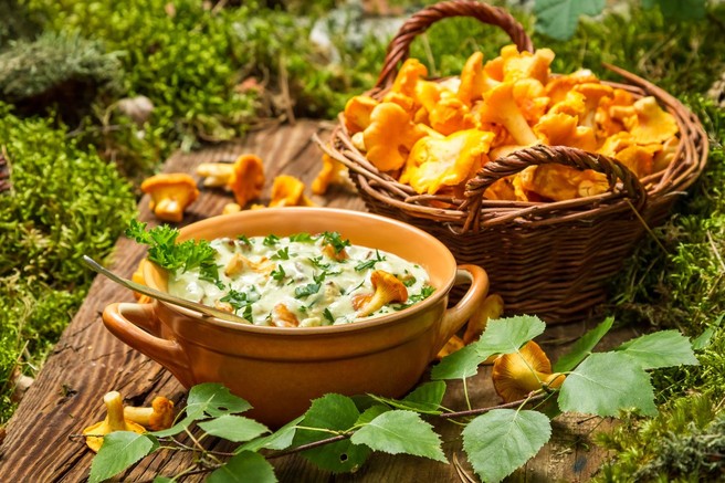 Recept: Pirine testenine z lisičkami