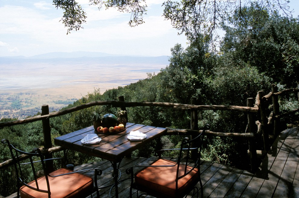 NGORONGORO CRATER LODGE Ngorongoro, Tanzanija Hotel in restavracija je edinstveno mesto ob vznožju naravnega parka Ngorongoro v Tanzaniji. Narava, živali, …