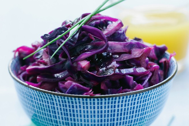 RECEPT: Dušeno rdeče zelje