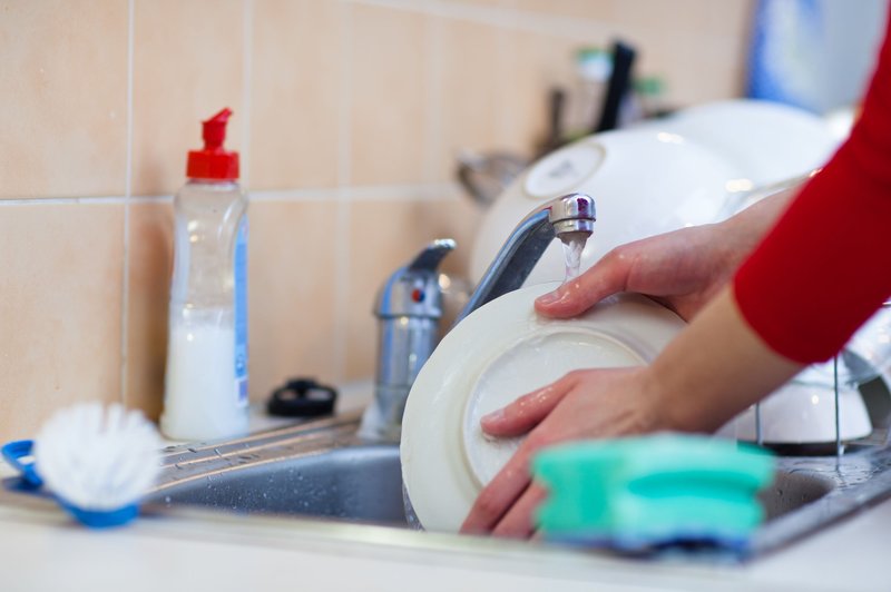 Kako pogosto bi morali umivati, čistiti in prati rjuhe, modrčke, lase ...? (foto: Profimedia)