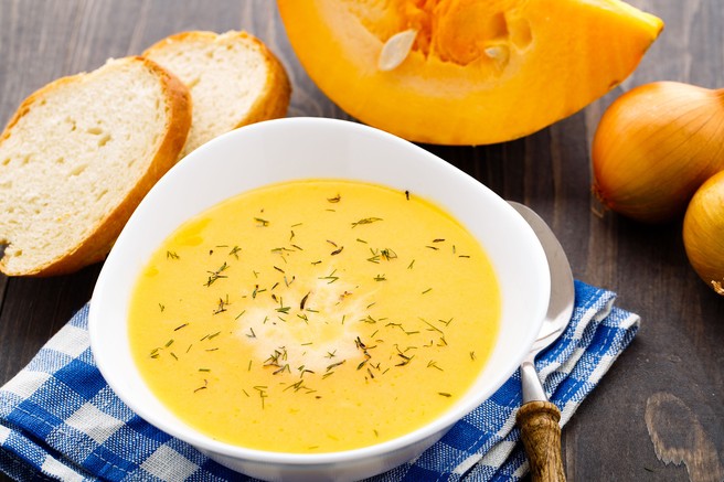 RECEPT: Bučna juha s kokosom