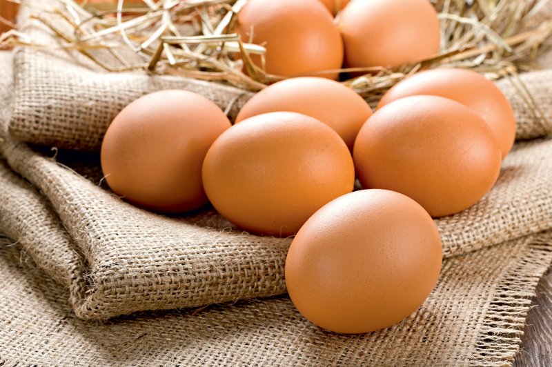 Kako pravilno ravnati z jajci, da ne bo prišlo do zastrupitev (foto: Profimedia)