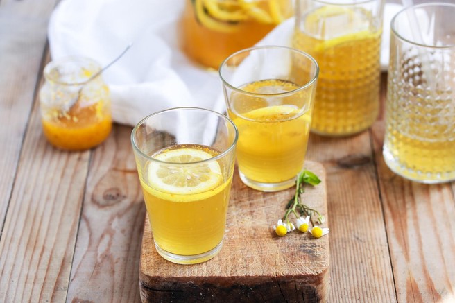 Recept proti depresiji: Topla limonada s kurkumo