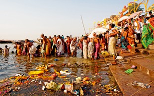 Blišč v bedi: Iskreno o vtisih s potovanja po Indiji