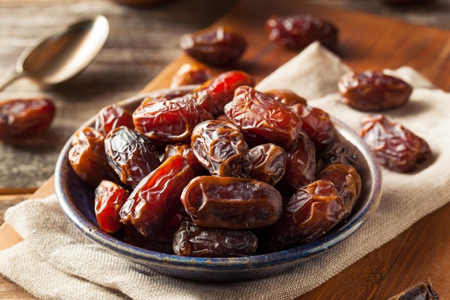 RECEPT: Pečeni žafranovi datlji