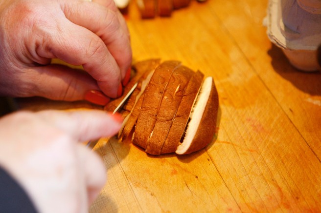 RECEPT: Pečen krompir s šitakami