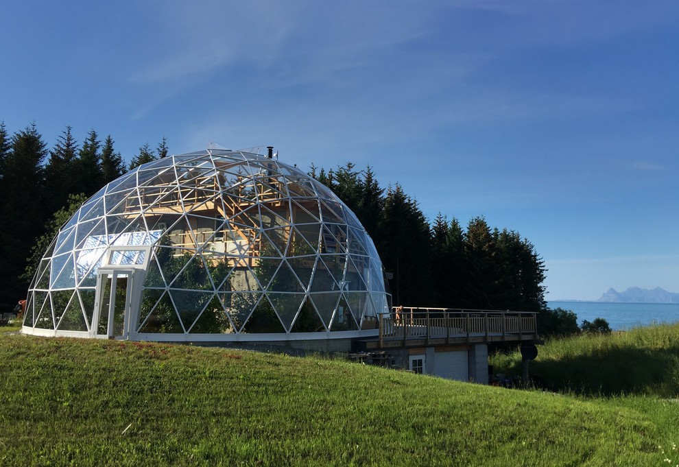 Steklena hiša. Arctic Circle, Norway.