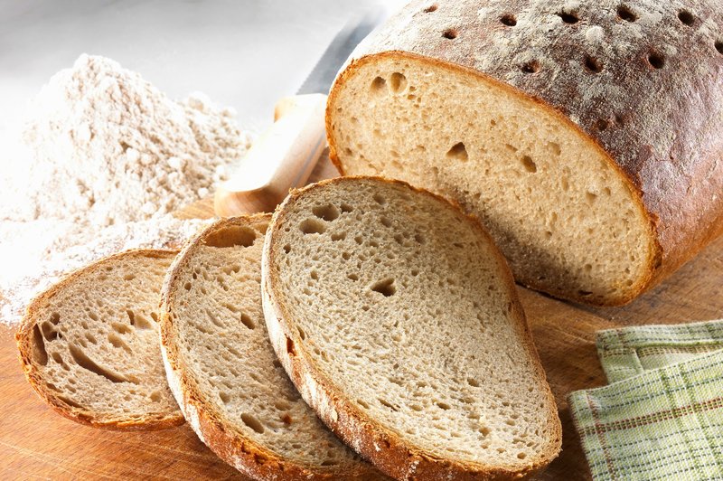 Preprost trik, kako ohraniti kruh dlje časa svež (foto: Profimedia)