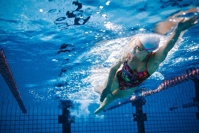 Trening v bazenu: Kravl - kaj je pomembno in kako vadimo