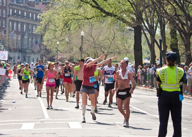 BOSTON Najstarejši vsakoletni maraton poteka v Bostonu. Prvega so organizirali leta 1897, navdahnil pa jih je maraton na prvih olimpijskih …