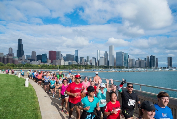CHICAGO Prvič so maraton v Chicagu tekli leta 1977 in od takrat je prireditev postala tradicionalna, le leta 1987 so …